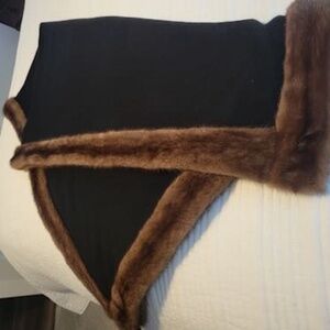 RaniRani Arabella Black Cashmere Shawl with 3" Mink Trim – Made in Italy Elevate